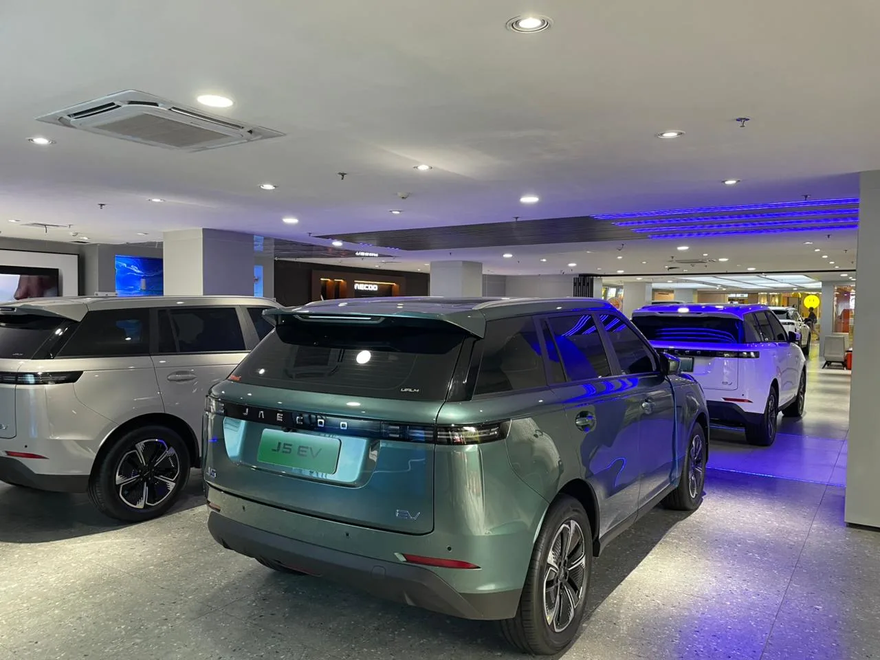 icar V23 di Showroom